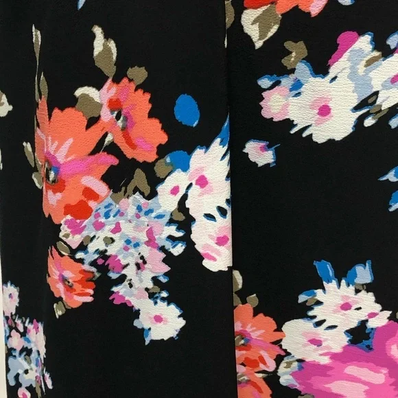 How Very Loved Halter Neck Floral Mini Dress - Picture 5 of 10